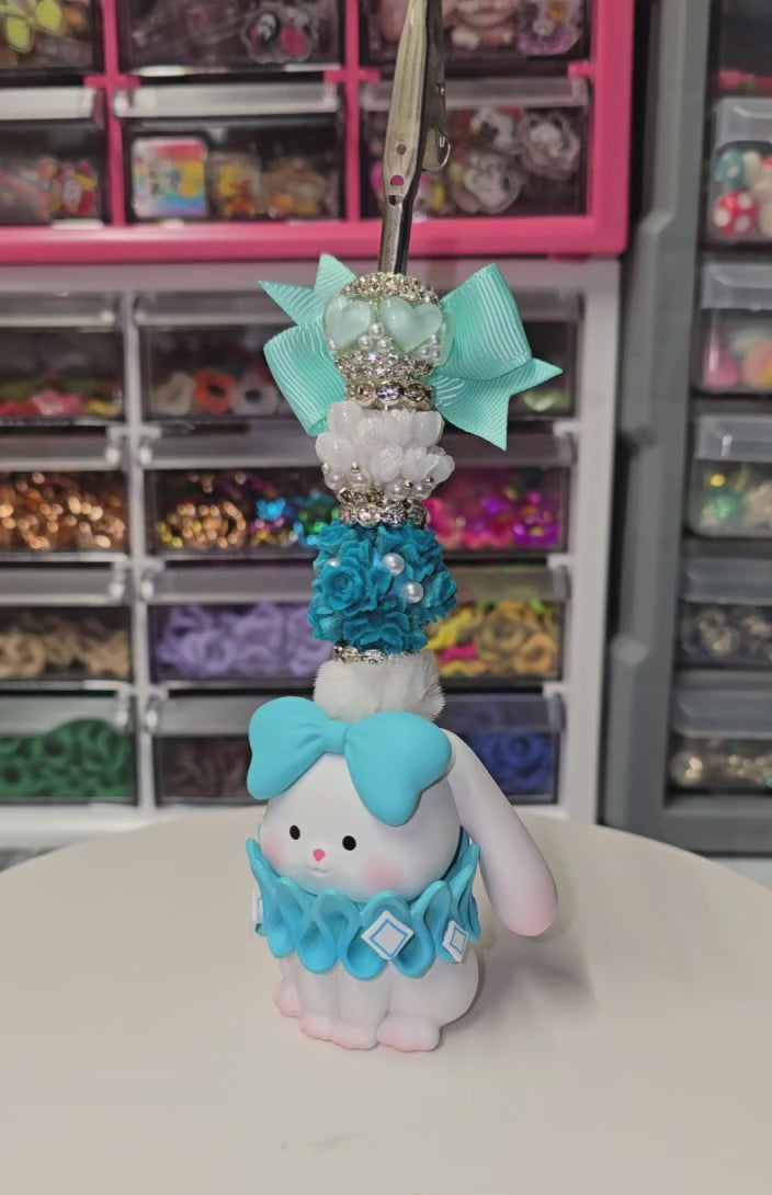 Rabbit picture holder